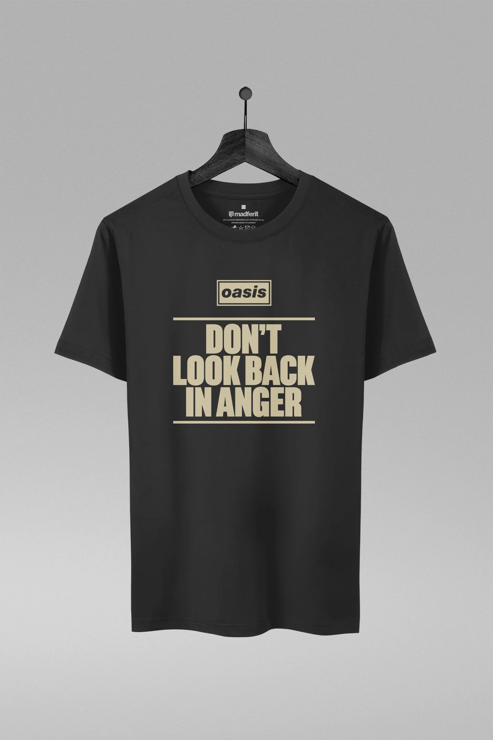 Camiseta preta com estampa Don't Look Back In Anger da banda Oasis