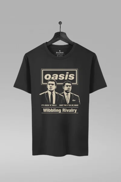 Camiseta preta com estampa da banda Oasis