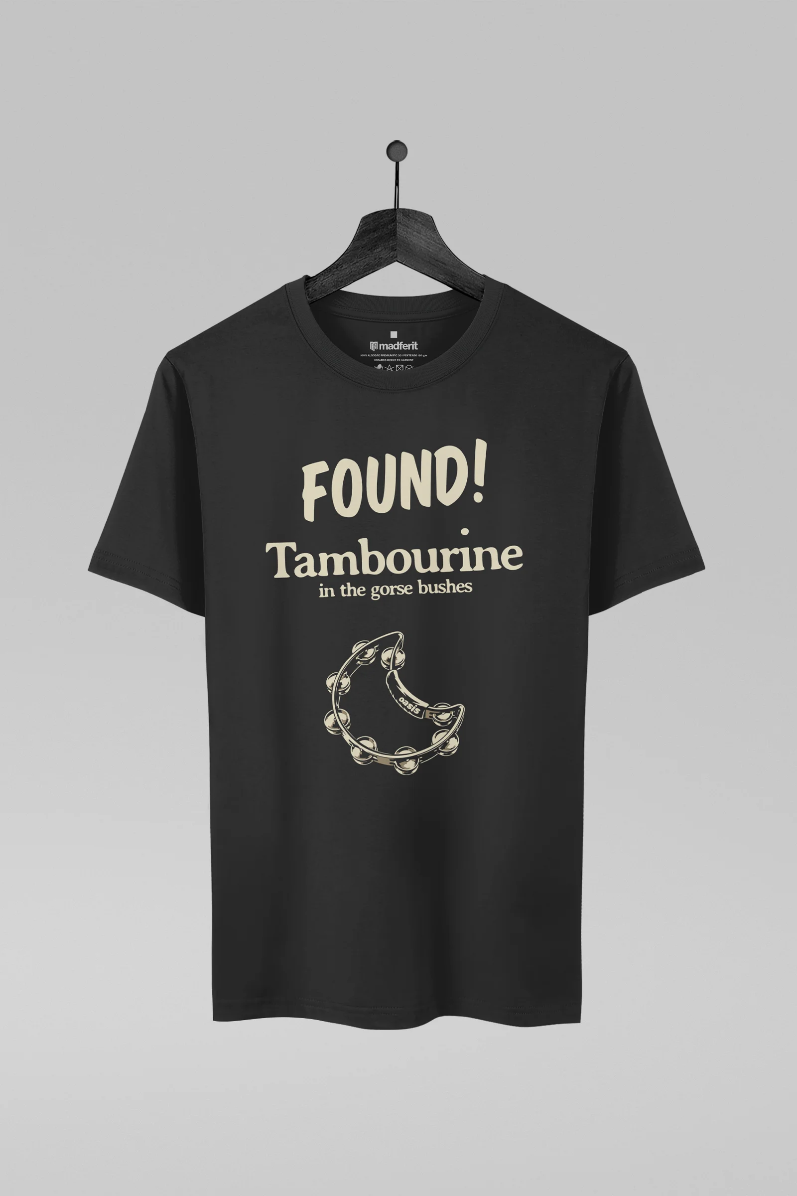 Camiseta preta com estampa da banda Oasis