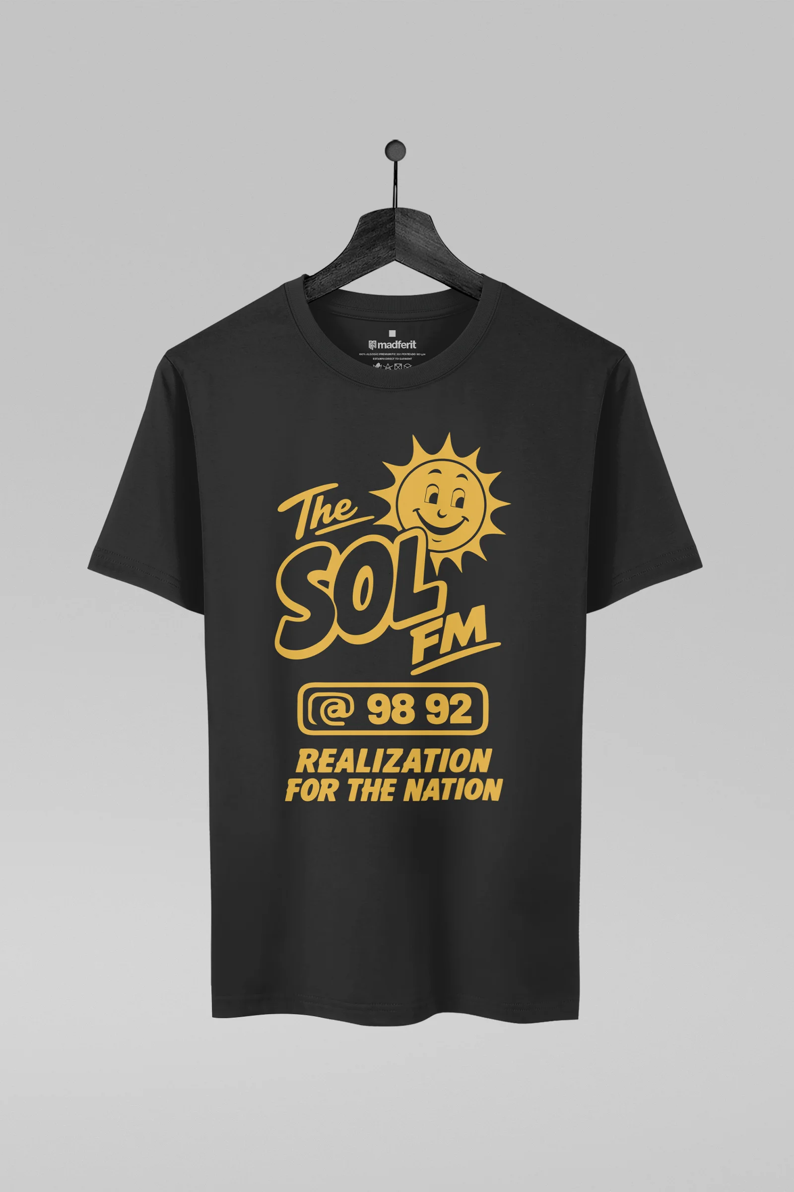 Camiseta preta com estampa da banda Oasis