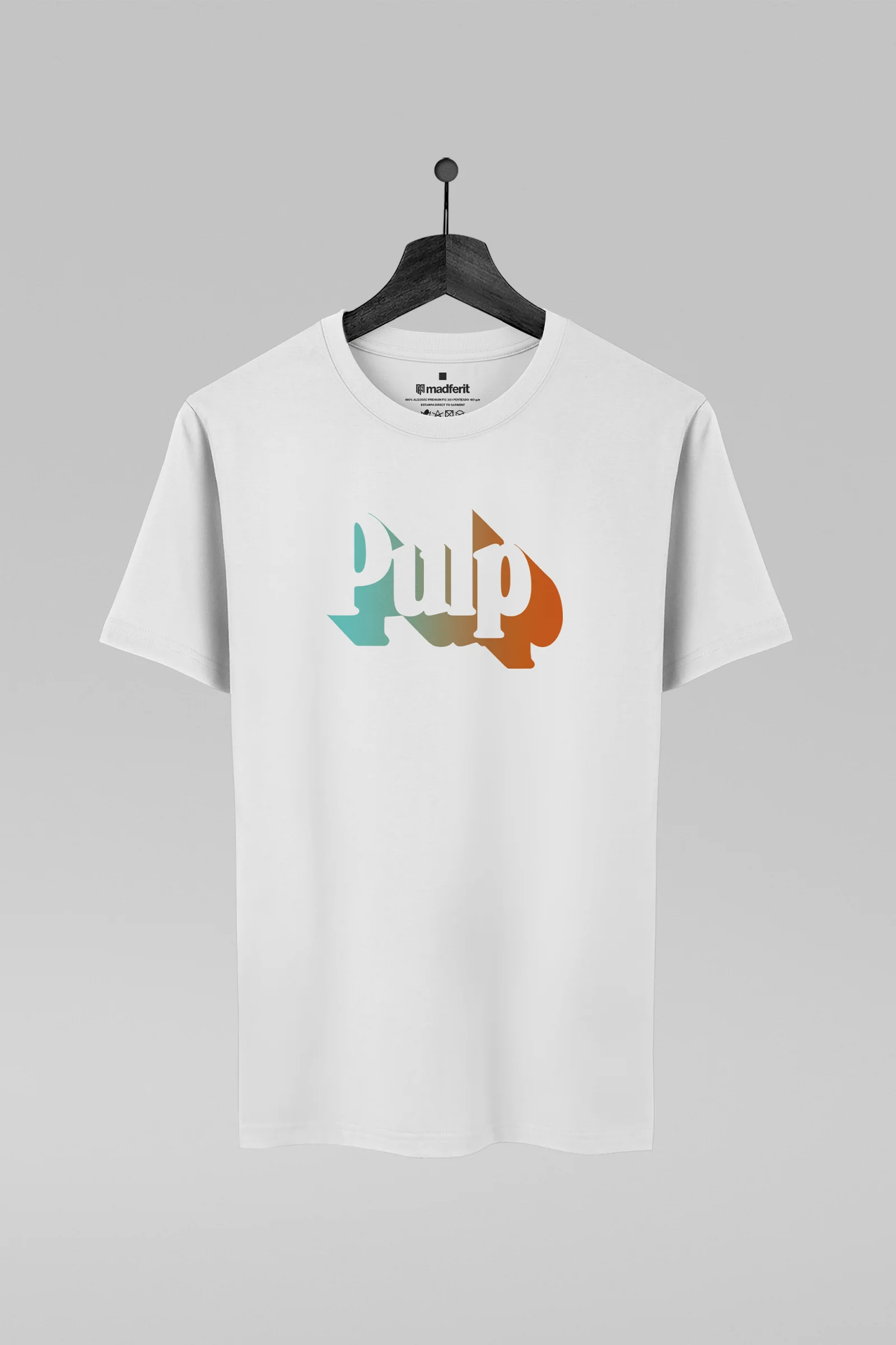 Camiseta branca com estampa da banda Pulp