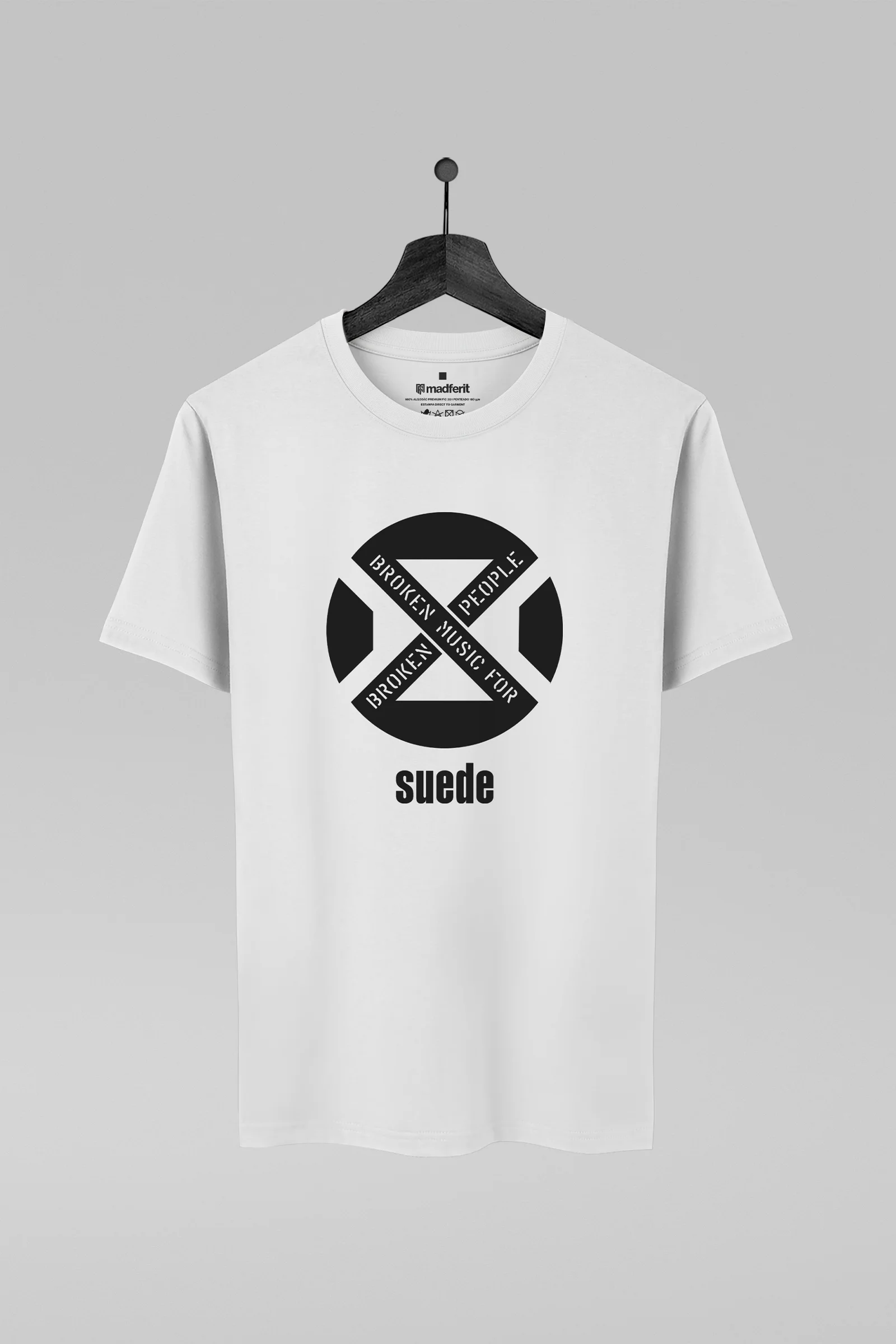 Camiseta branca com estampa da banda Suede